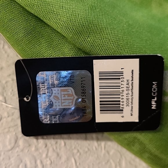 Seahawks Infinity Scarf - Picture 2 of 2